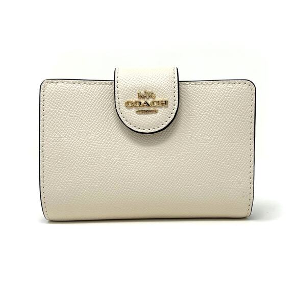 Coach Medium Corner Zip Wallet in Chalk White Leather 6390 - Picture 1 of 9